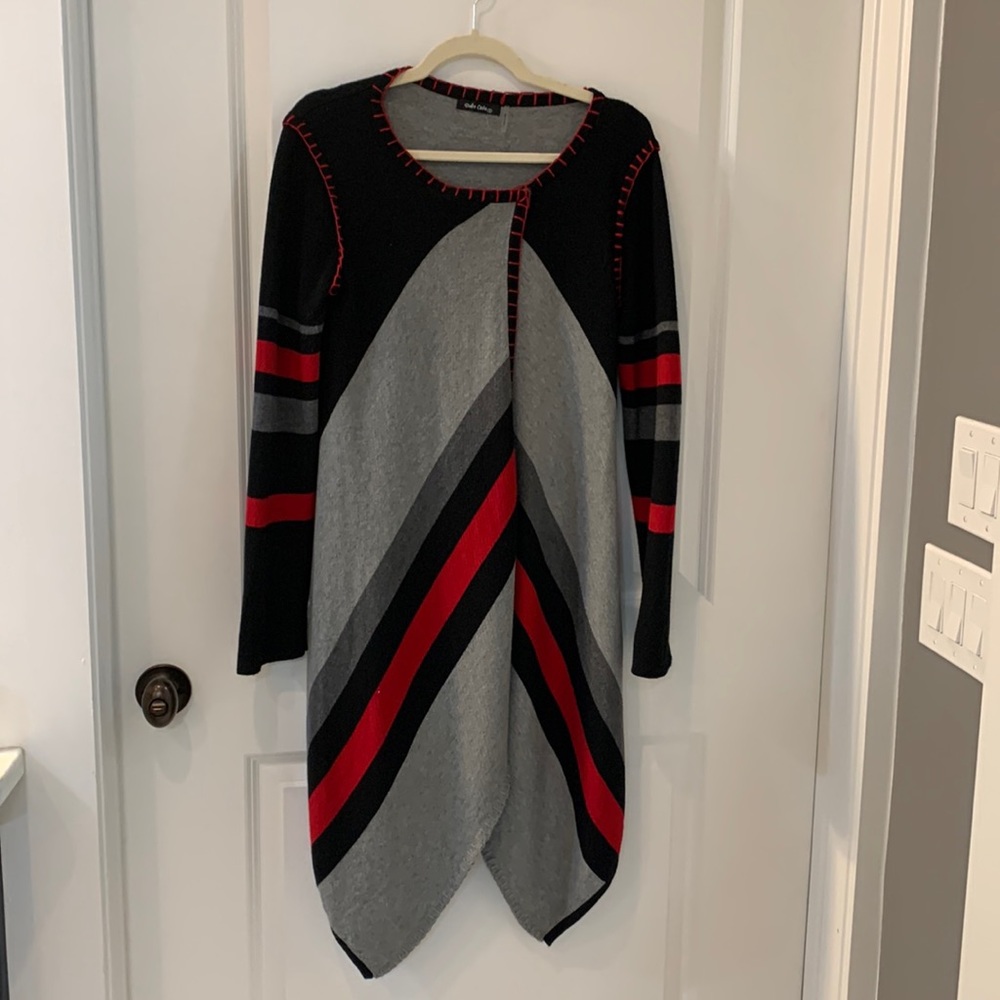 Like new cardigan. Very soft. Excellent condition.